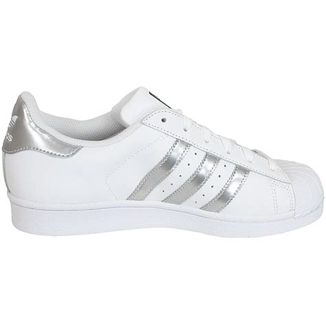 adidas turnschuhe weiß mit silbernen streifen|Weiße, silberne adidas Superstar .